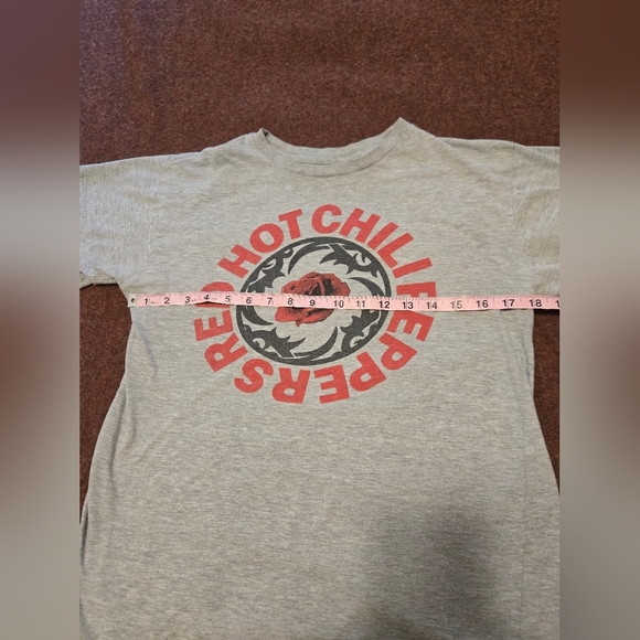 Red Hot Chili Peppers Size Large Shirt - Picture 3 of 6